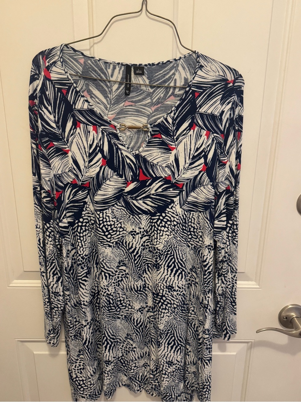 New Directions Navy, White & Red Leaf-Print Long Sleeve Tunic